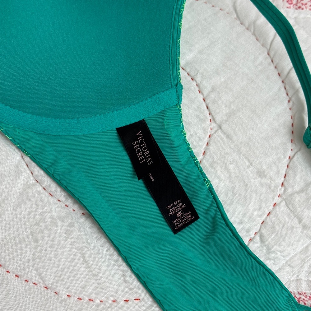 Victoria’s Secret Very Sexy Push Up Bra Size 36C Strappy Crisscross Back - Picture 6 of 12